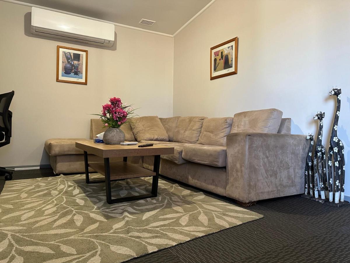 Copper City Motel Cobar Exterior photo